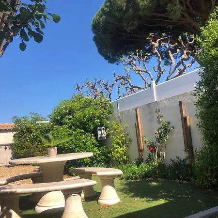 Studio Refait A Neuf Avec Jardin Aigues Mortes Exterior photo