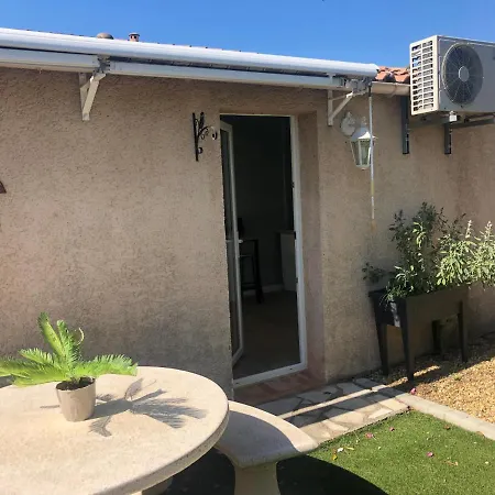Studio Refait A Neuf Avec Jardin Aigues Mortes Exterior photo